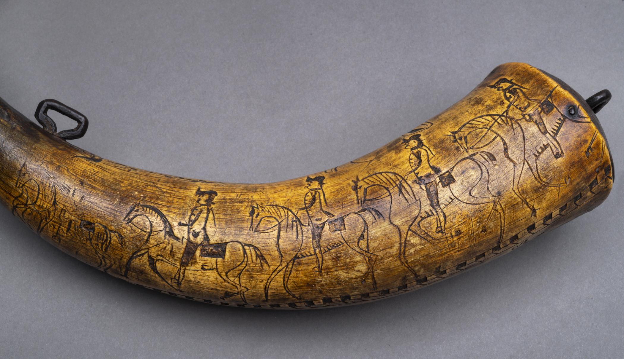 1954.0023.002 Powder horn, detail 1