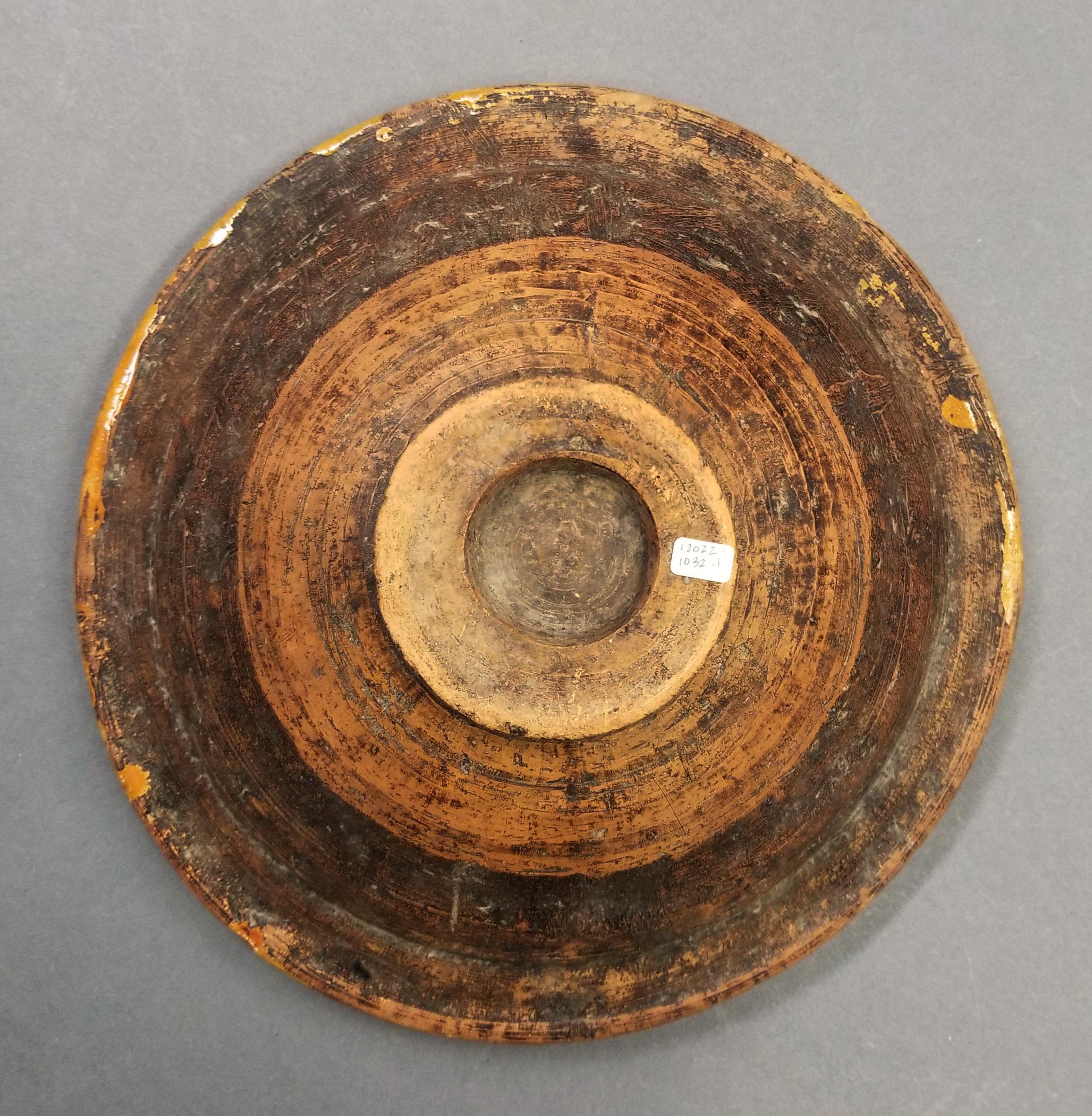 2022.0022.001 Dish underside