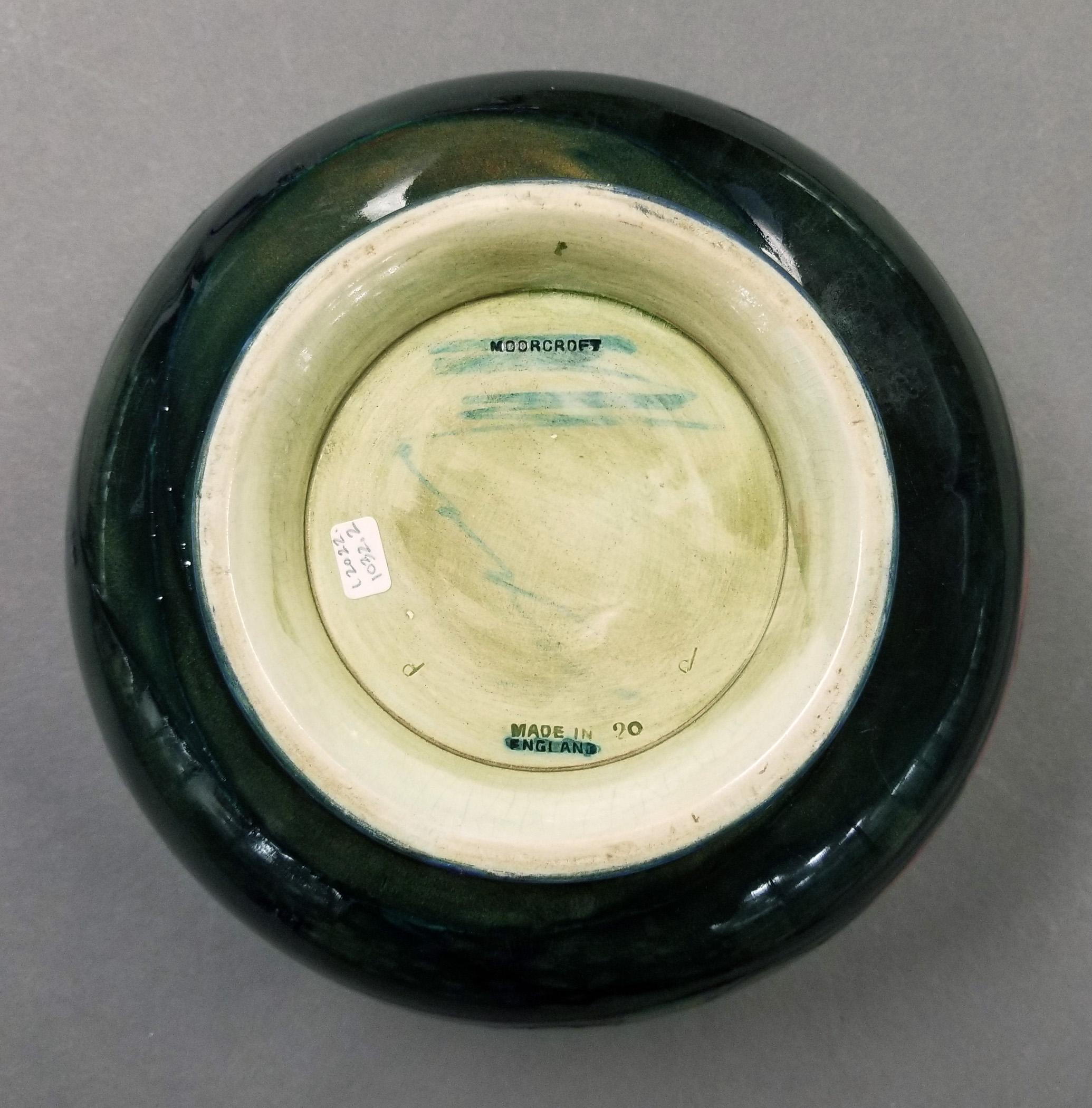 2022.0022.002 Bowl underside and mark