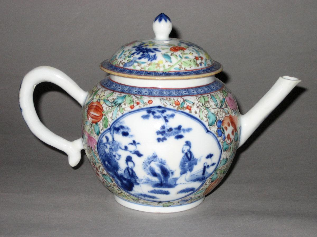 1959.2879 A, B Porcelain teapot (side 2)