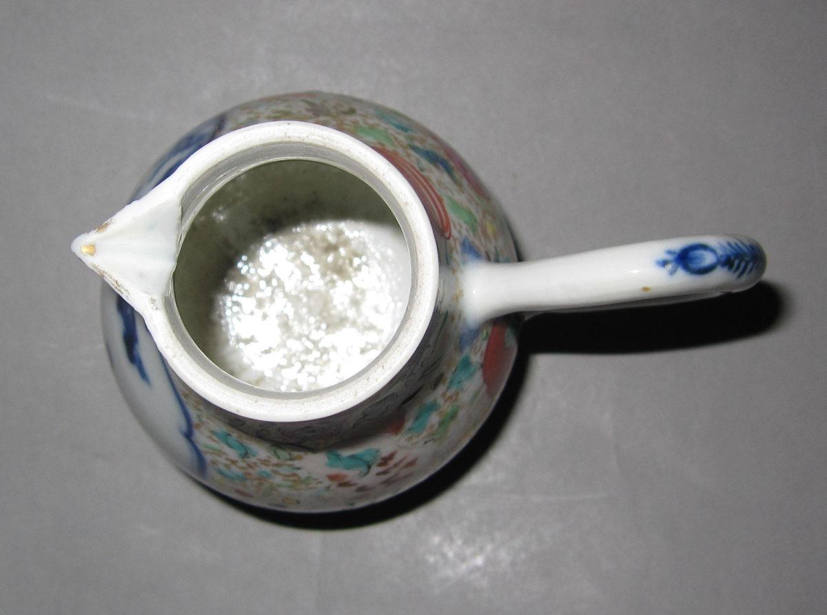1959.2881 Porcelain cream pot top