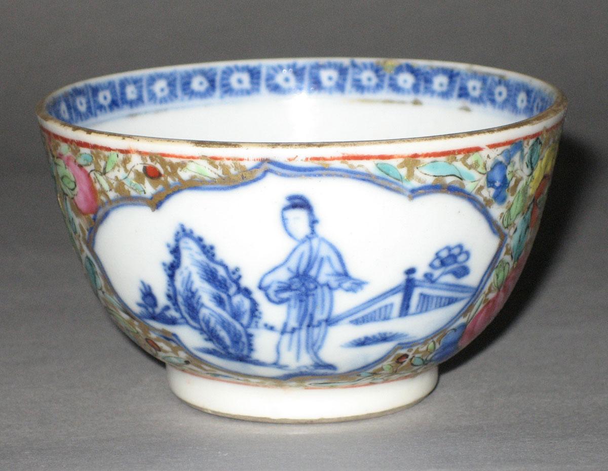 1959.2886 A Chinese porcelain teabowl (side 2)
