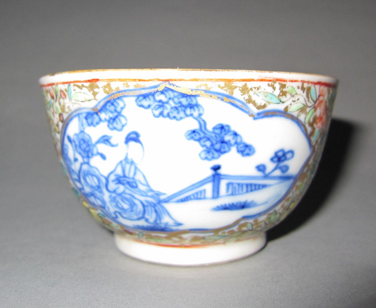 1959.2886 A Porcelain teabowl face two