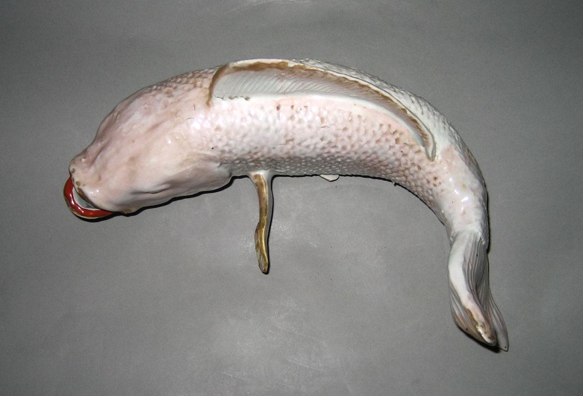 1959.2890 Porcelain Figure, Fish view 3