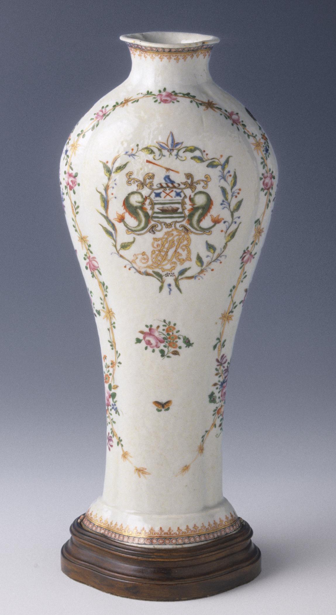 1959.2895 Flower container