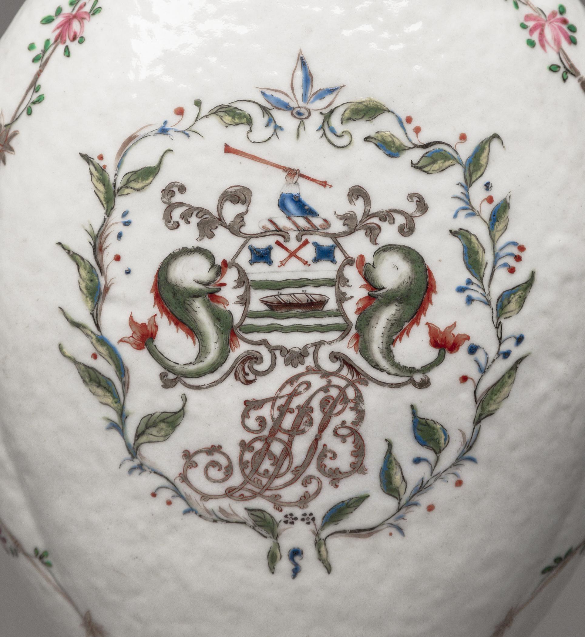 1959.2896 Flower container, detail 1