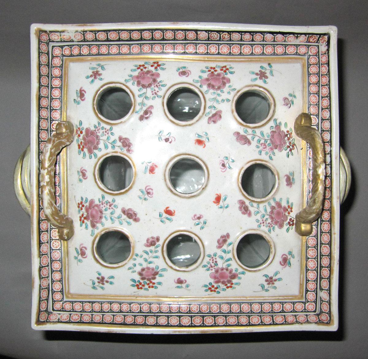 1959.2900 A,B Porcelain flower container top