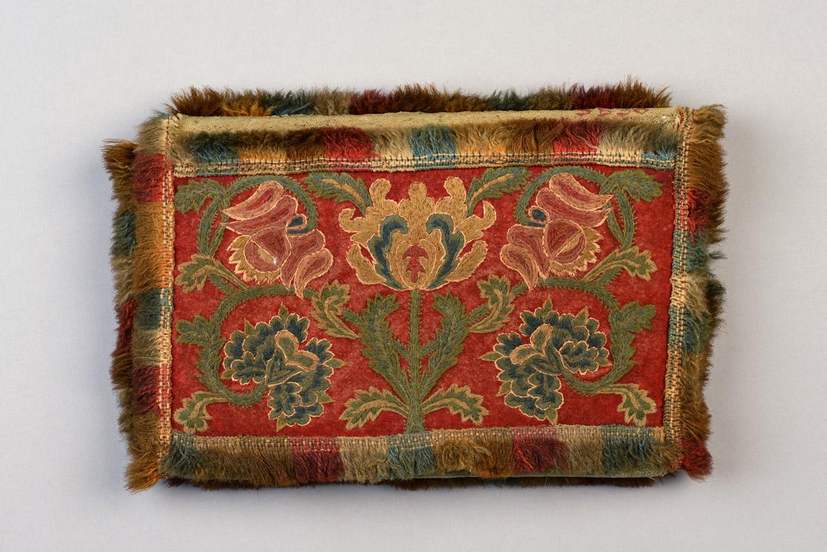 1959.2914 Pocketbook, view 3