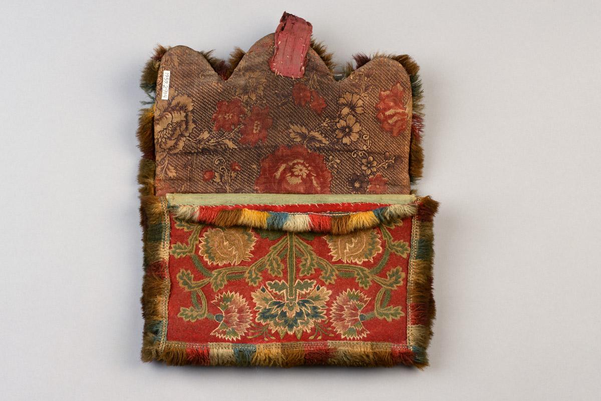 1959.2914 Pocketbook, view 4