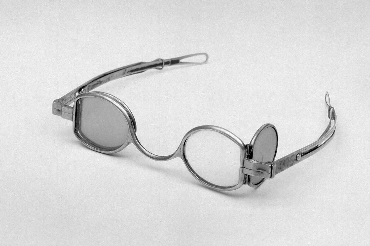 1959.2915 Spectacles, Eyeglasses