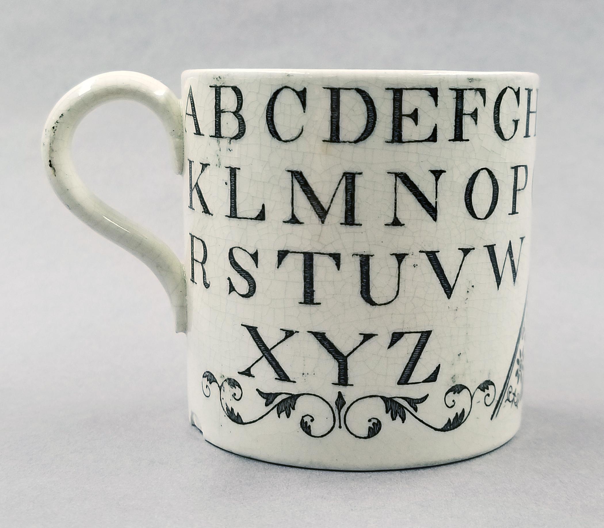 2023.0014.009.003 alphabet mug detail 3