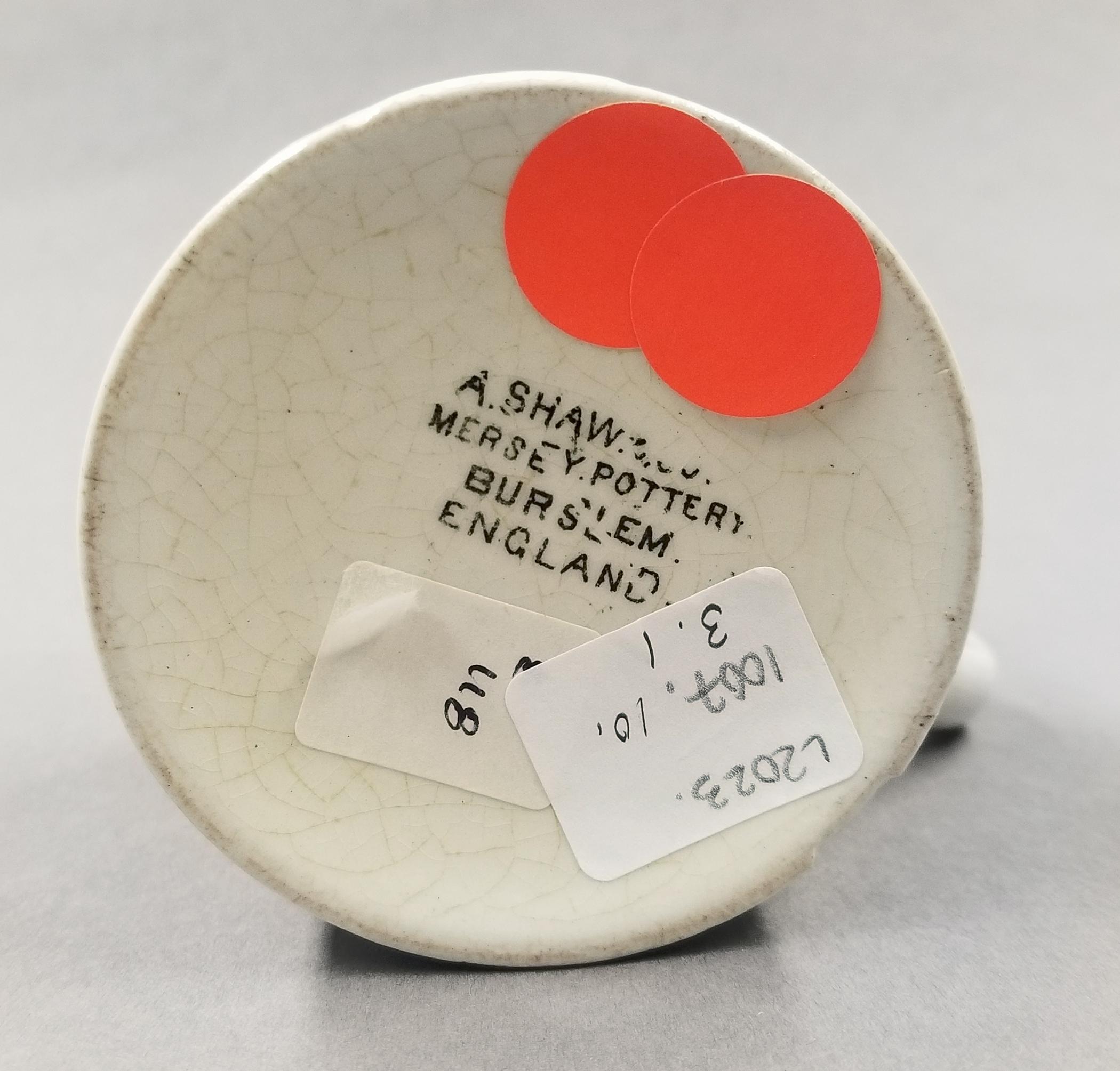 2023.0014.009.003 alphabet mug underside mark