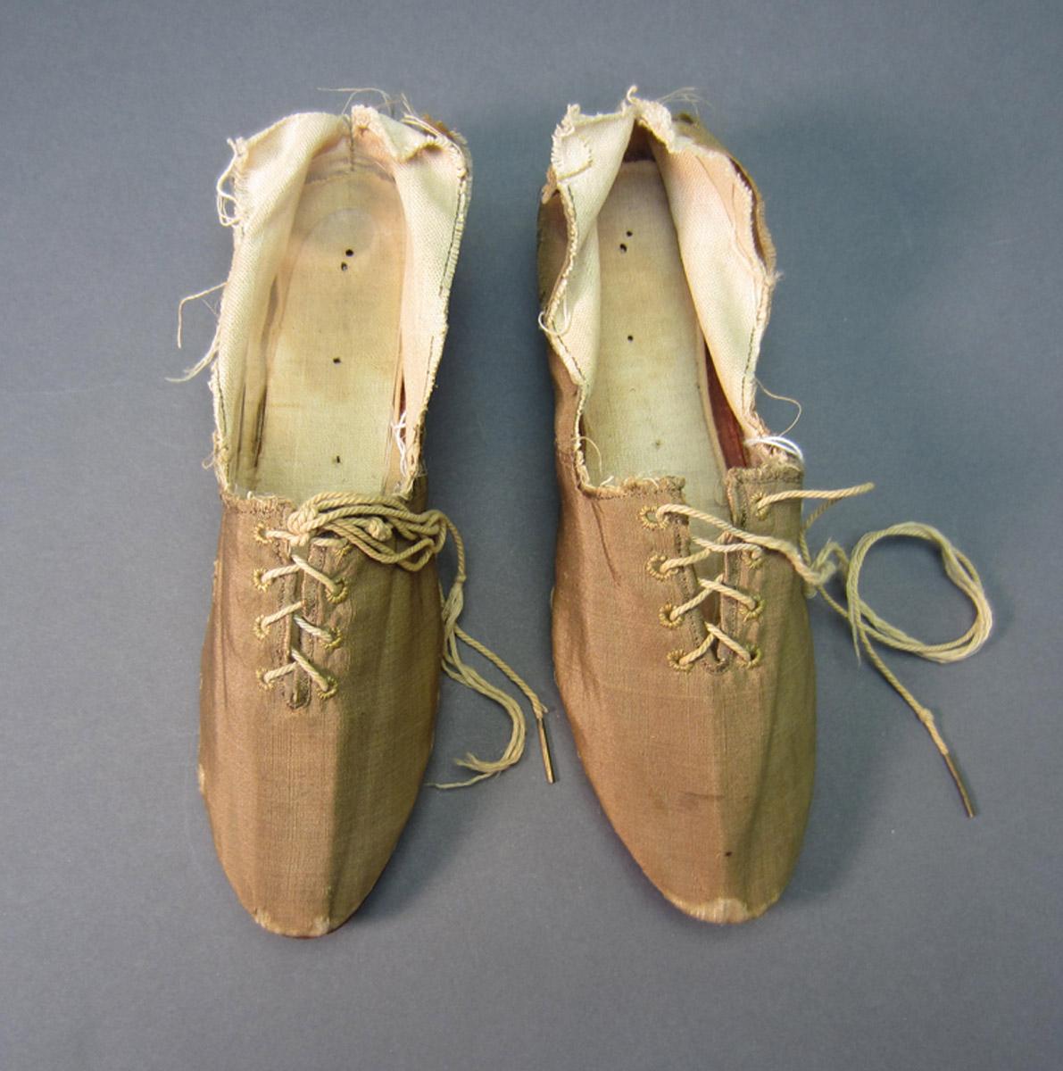 1968.0178.001-002 Shoes, Full