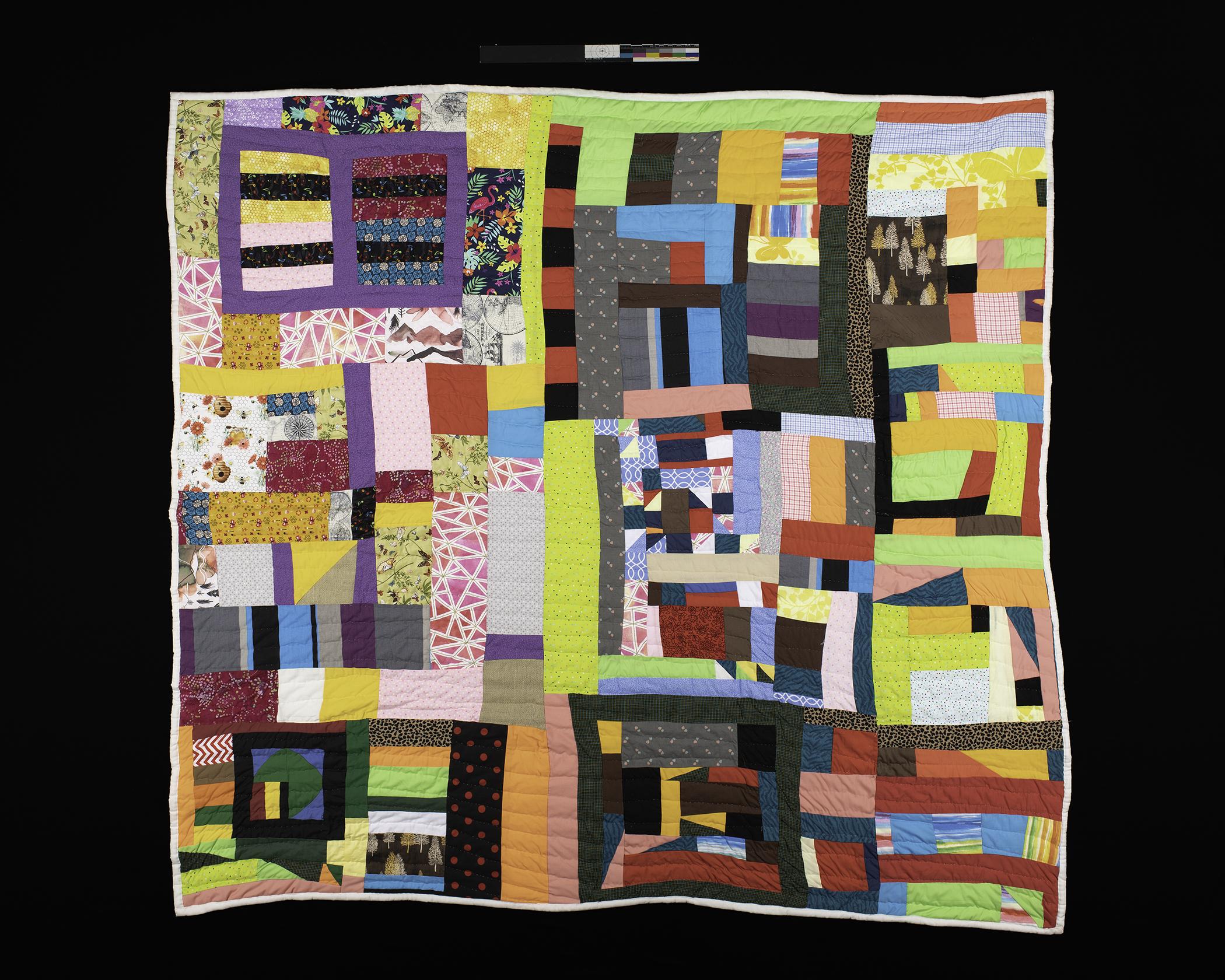 2023.0026 Quilt, overall with color card