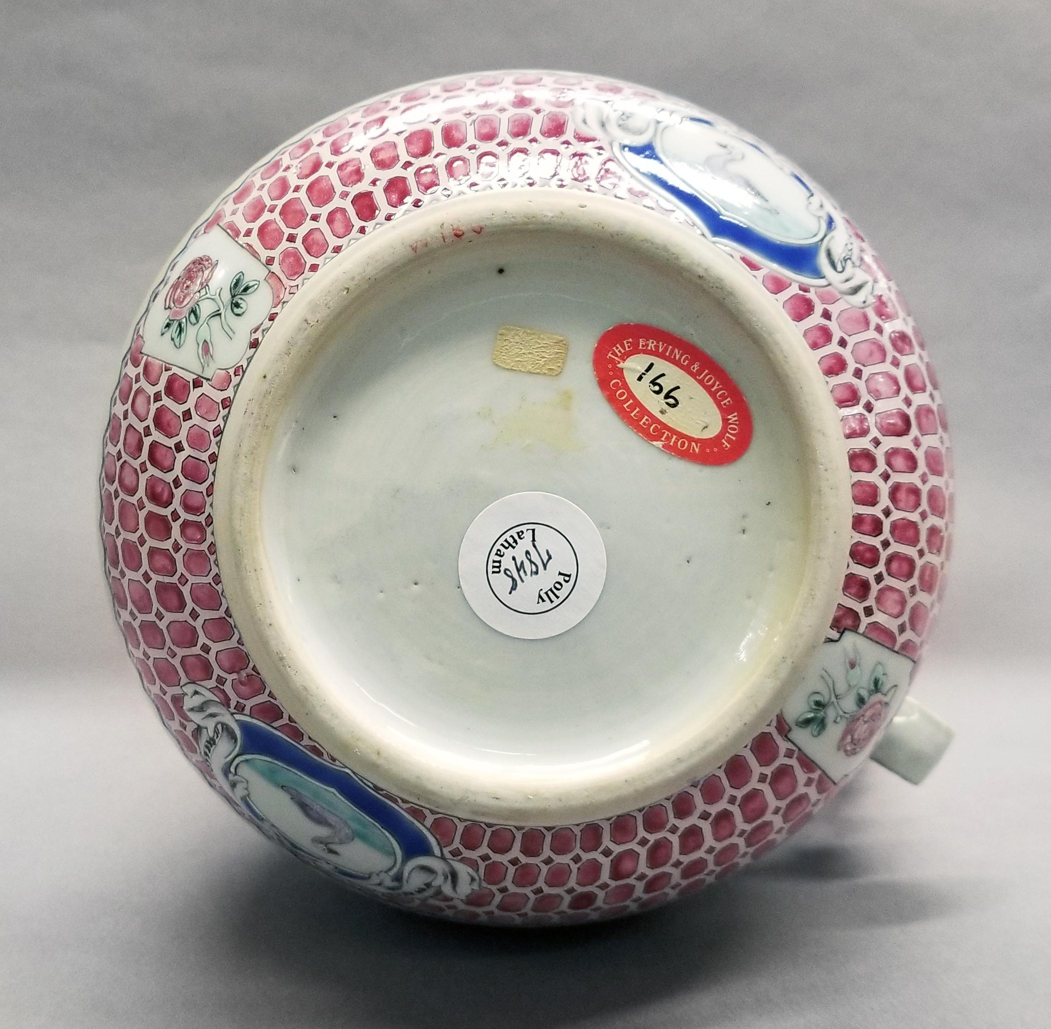 2024.0004 Pronk jug underside detail 1