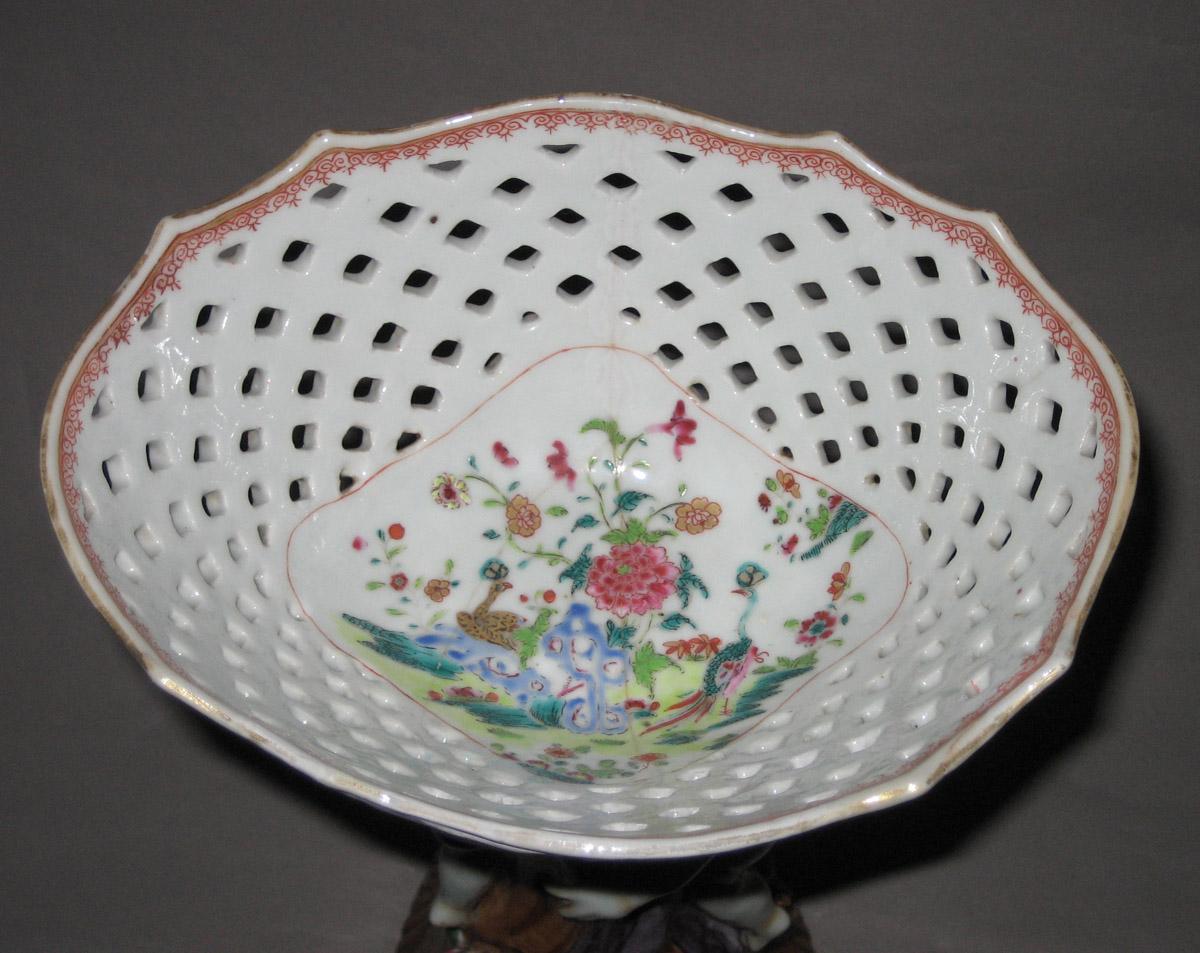 1959.2934 Fruit basket (view 3)