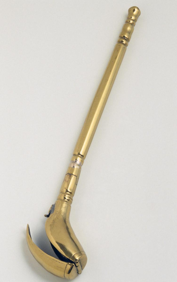 1952.0008 Pipe case
