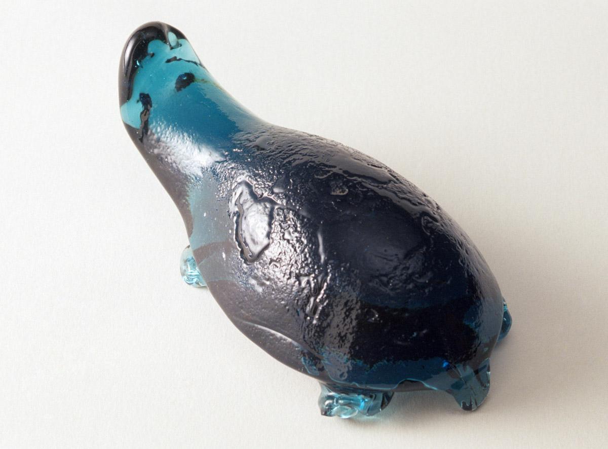 1959.2996 Green glass turtle