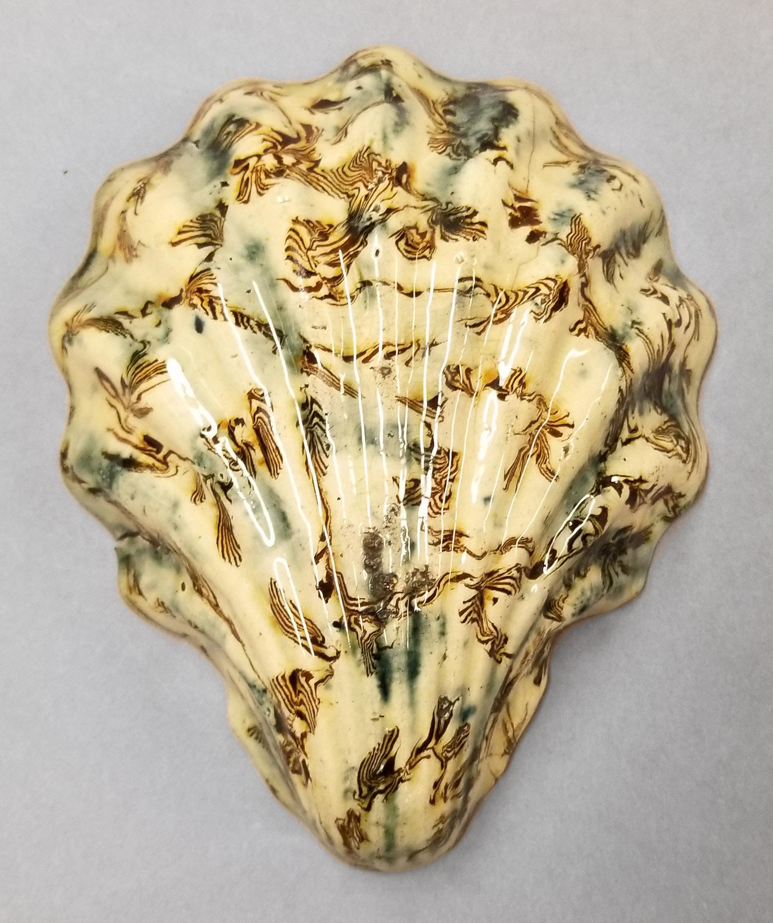2024.0014.021 Shell dish underside