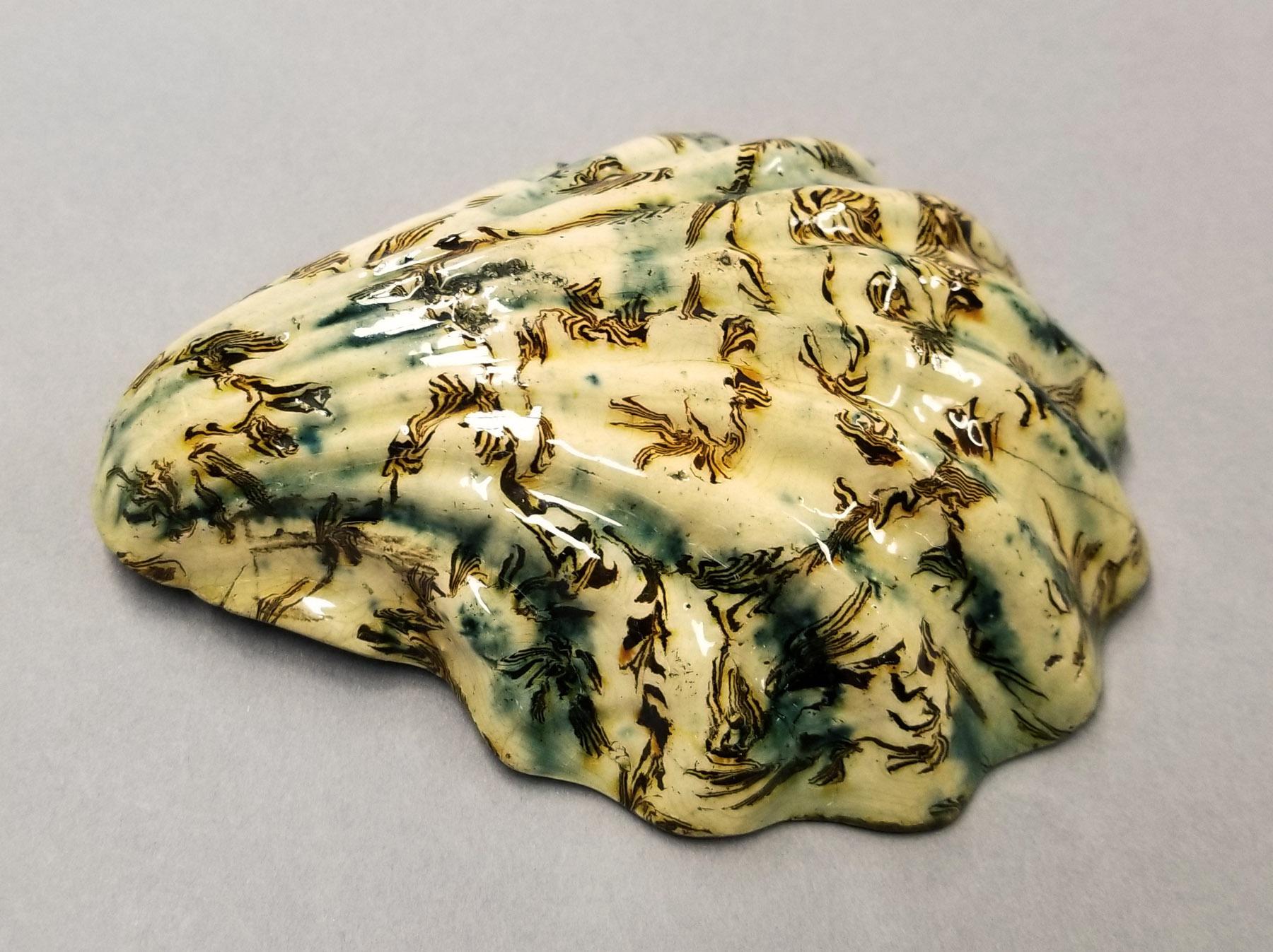 2024.0014.021 Shell dish side view