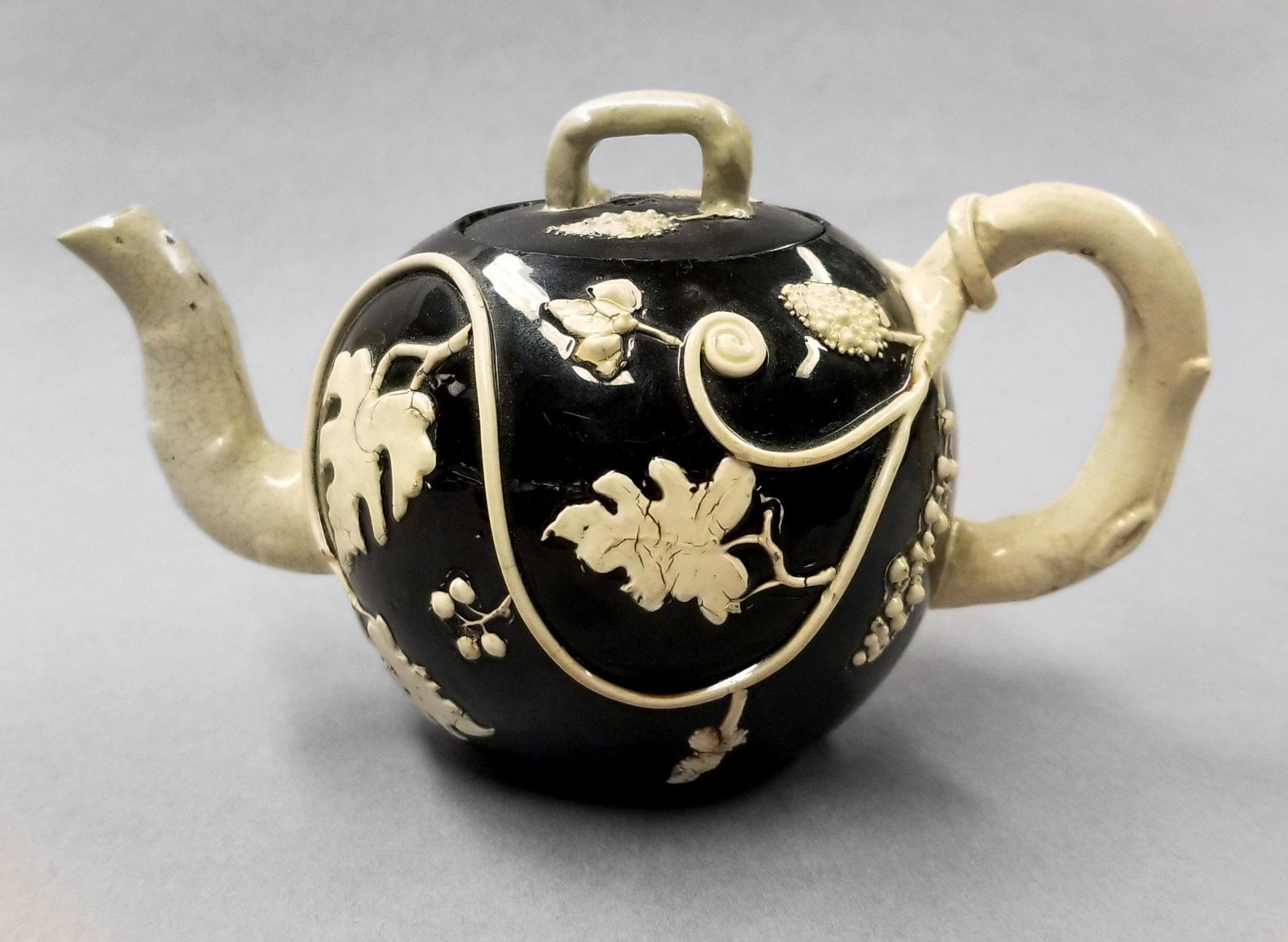 2024.0014.022 A,B  Teapot side 1