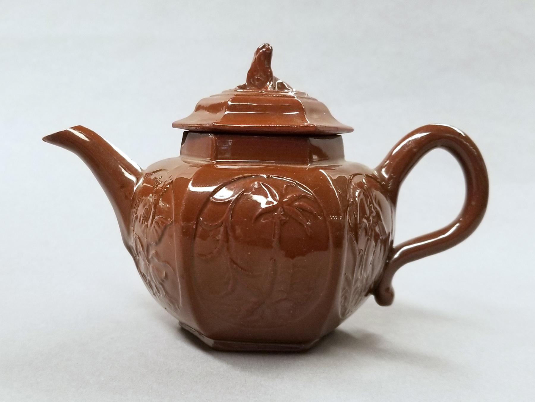 2024.0014.025 A,B Teapot side 1