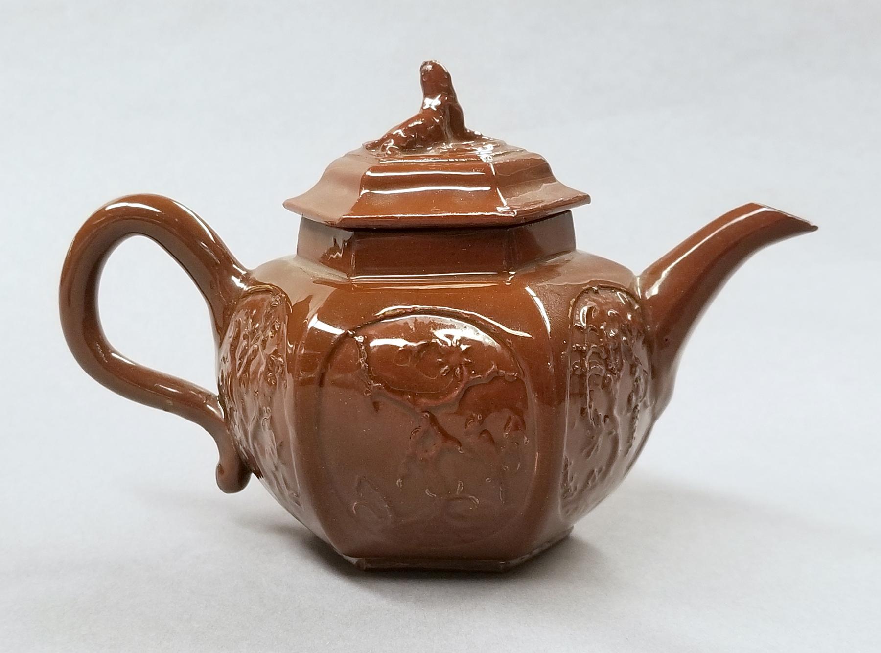 2024.0014.025 A,B Teapot side 3