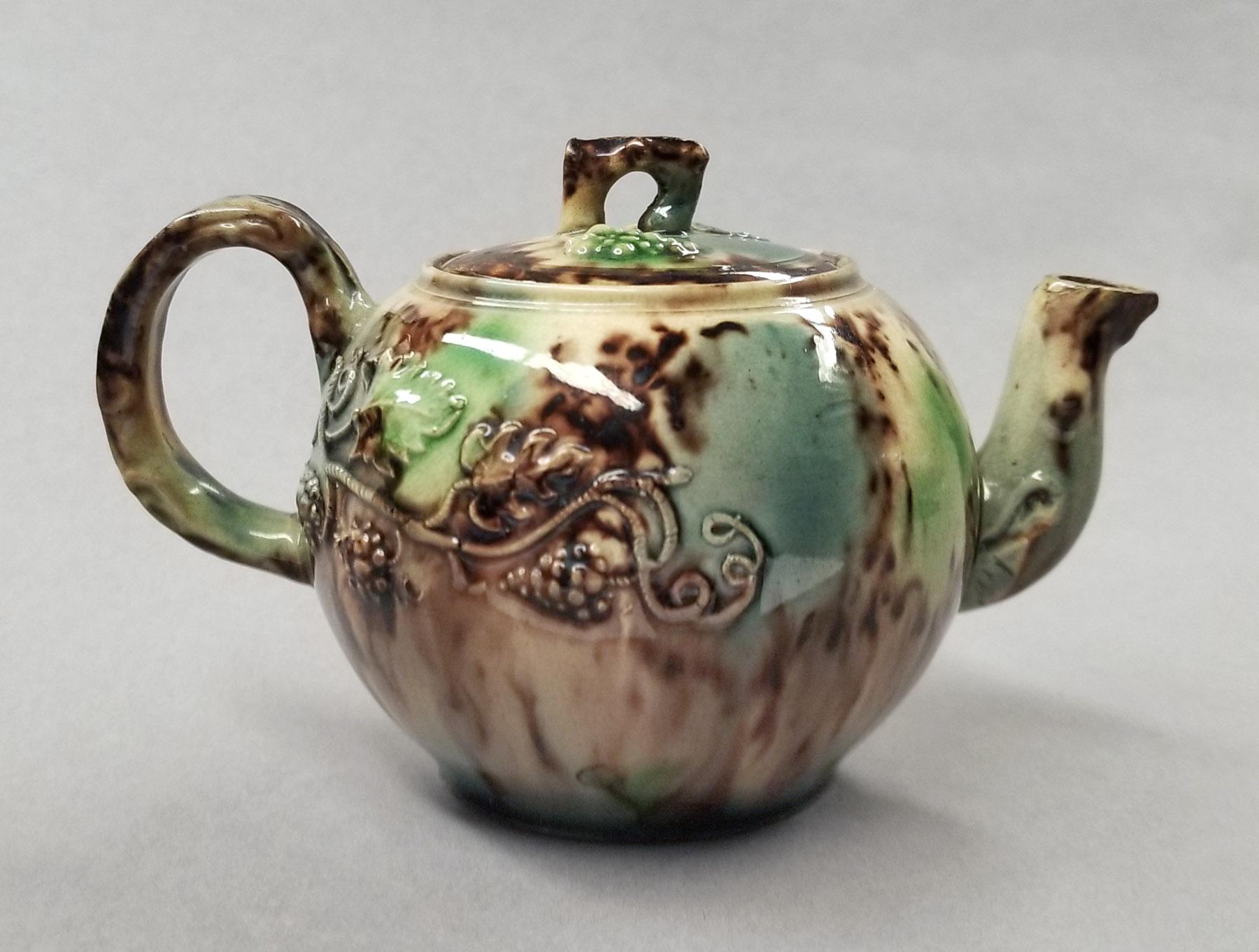 2024.0014.032 A,B Teapot side 3