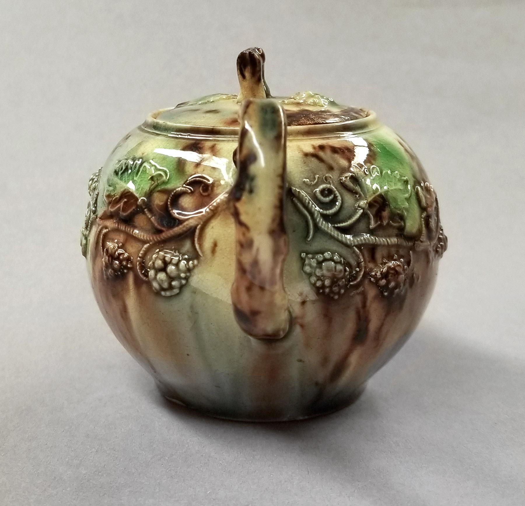 2024.0014.032 A,B Teapot side 4