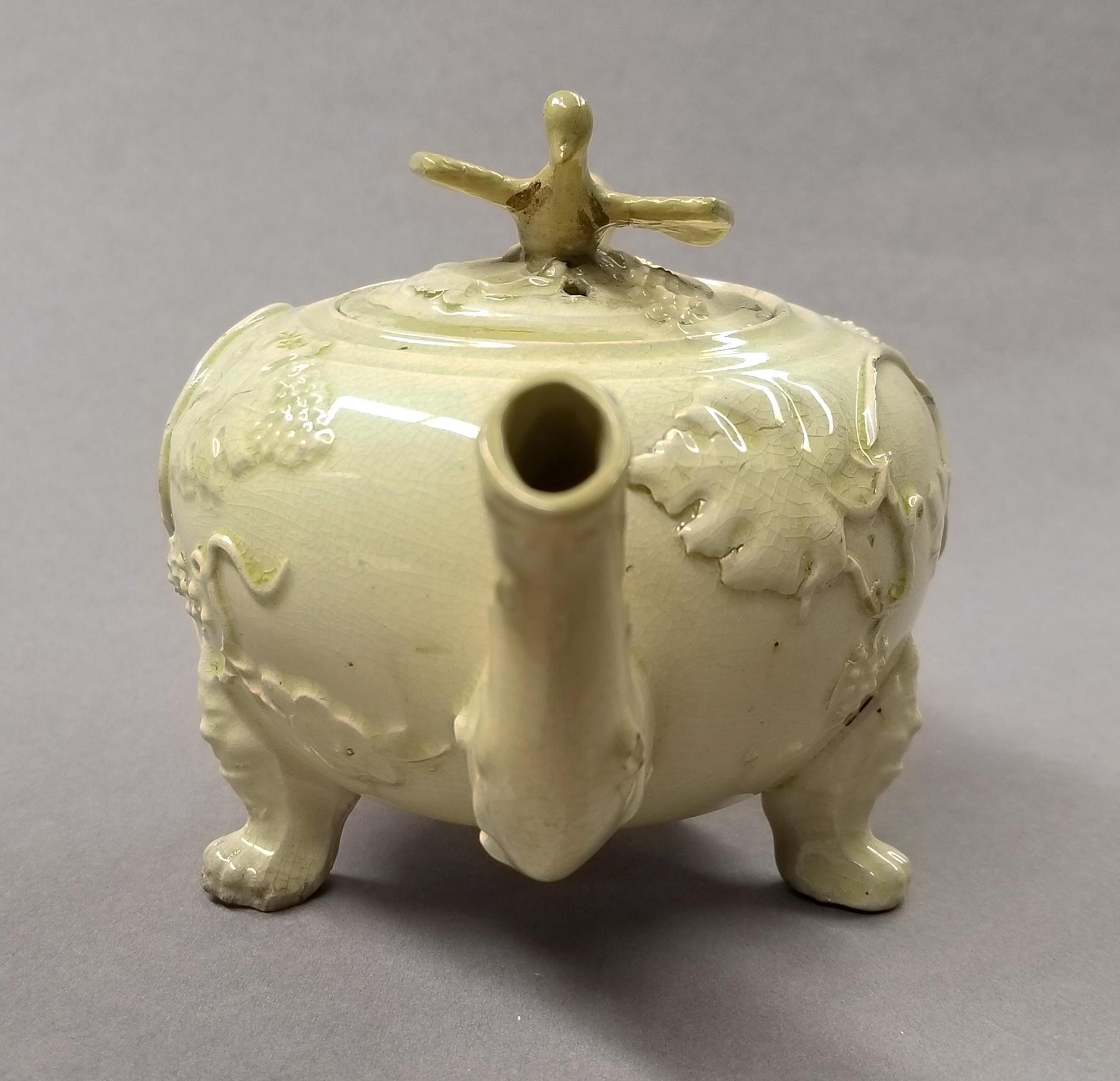 2024.0014.037 A,B Teapot side 2