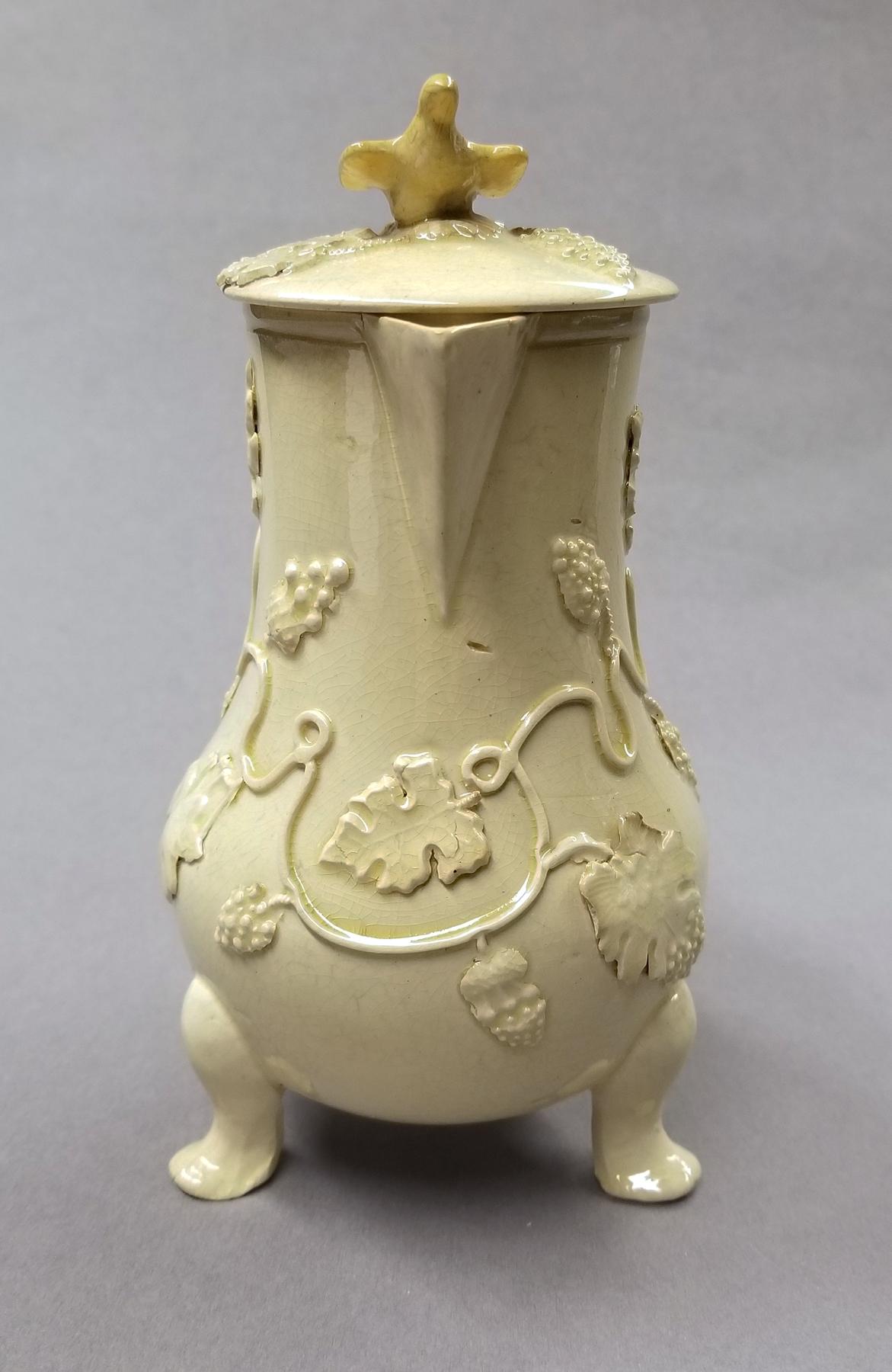 2024.0014.038 A,B Milk jug side 2