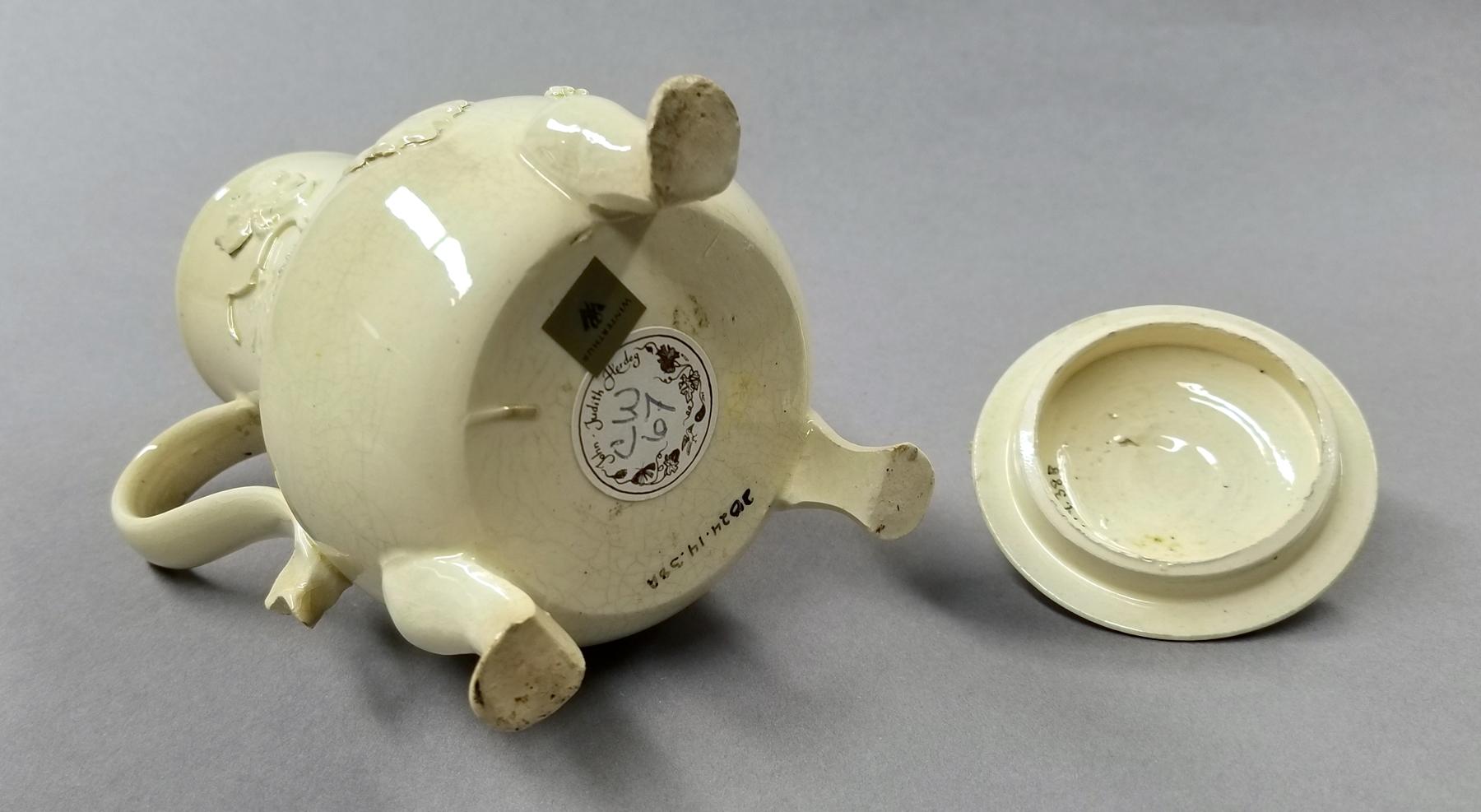 2024.0014.038 A,B Milk jug bottom