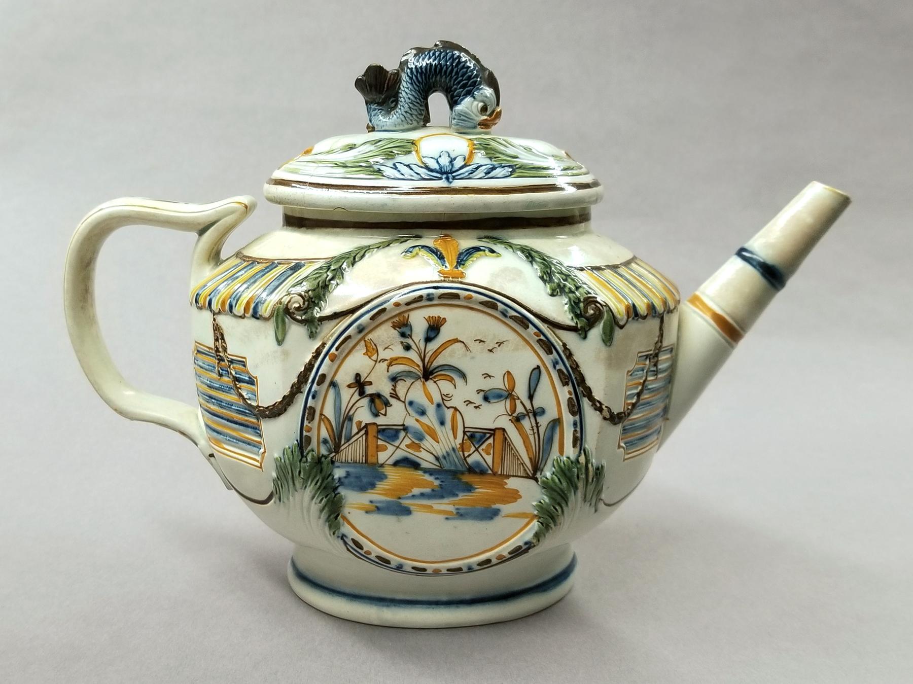 2024.0014.045 A,B Teapot side 3