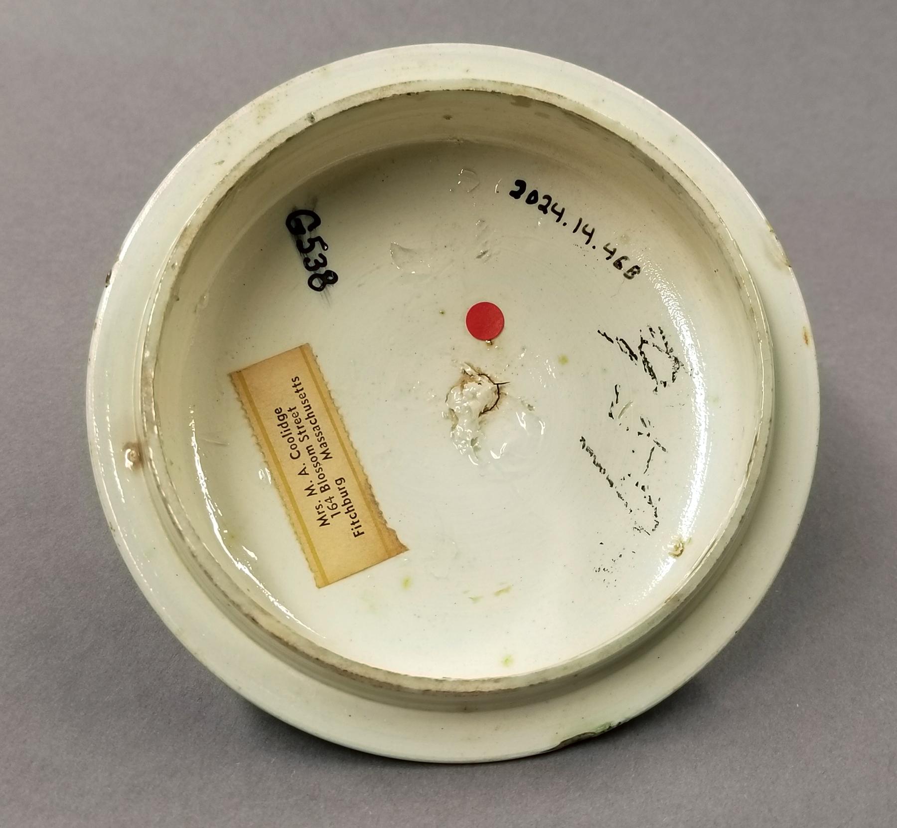 2024.0014.046 B  Mug lid bottom