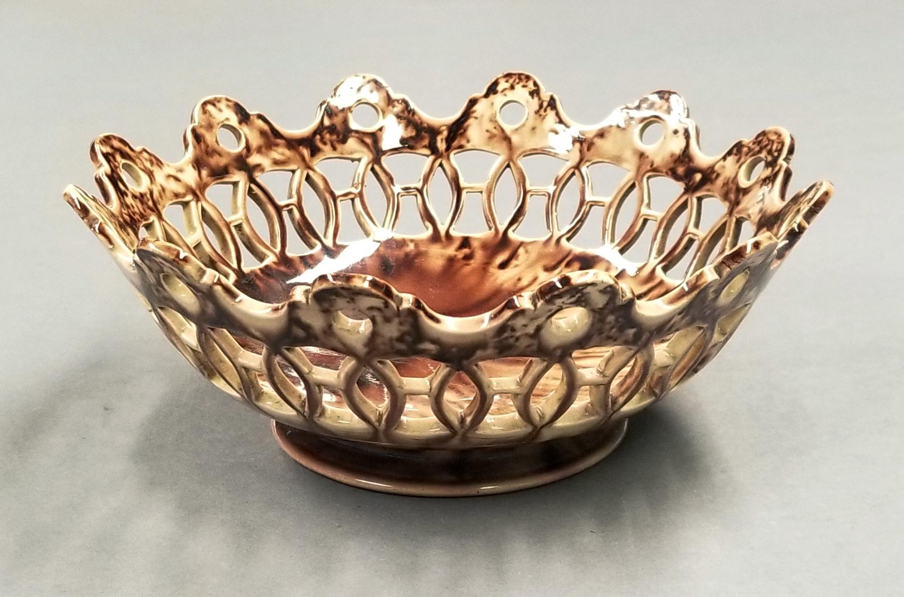 2024.0014.048 Pierced bowl or basket