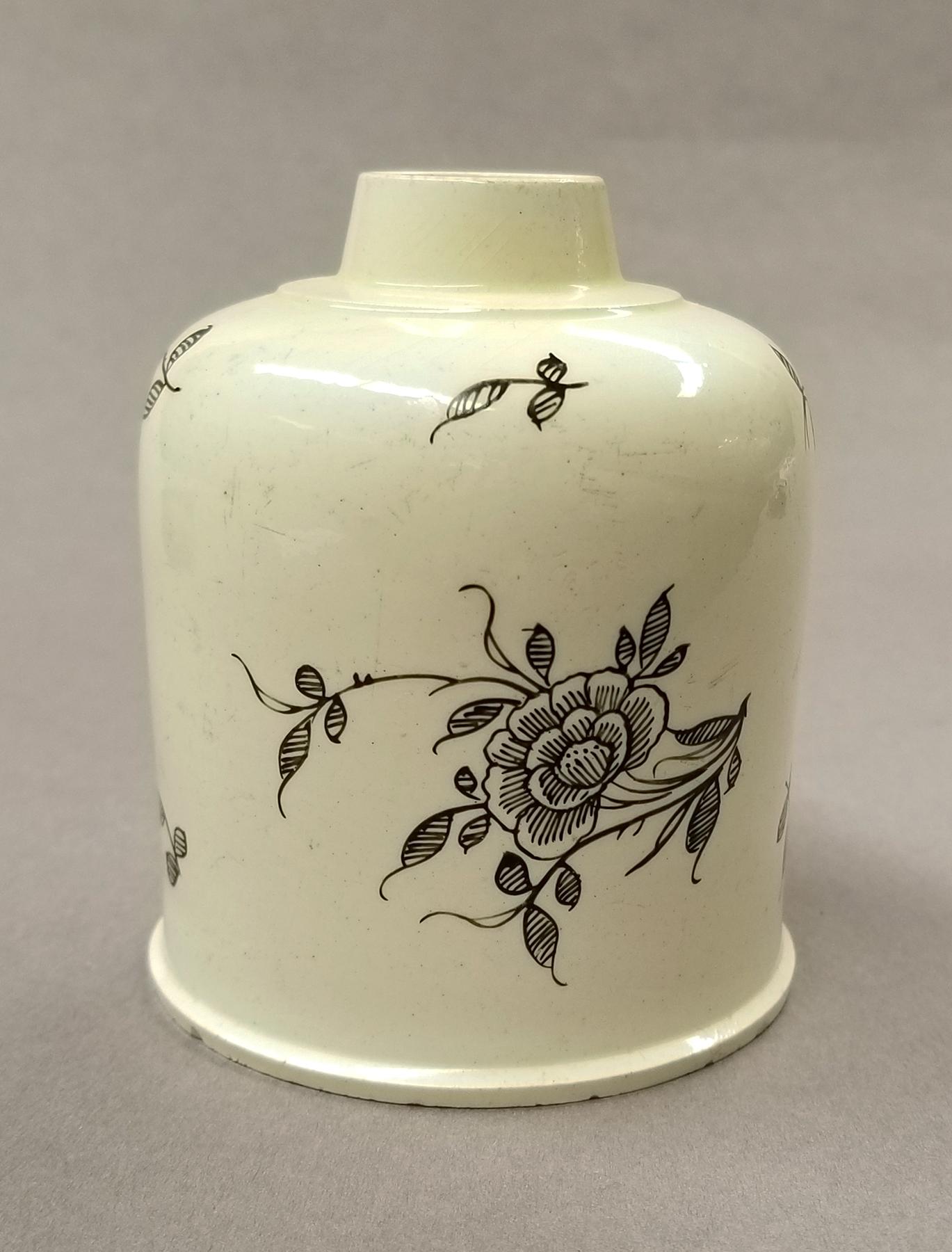 2024.0014.049  Tea canister side 3