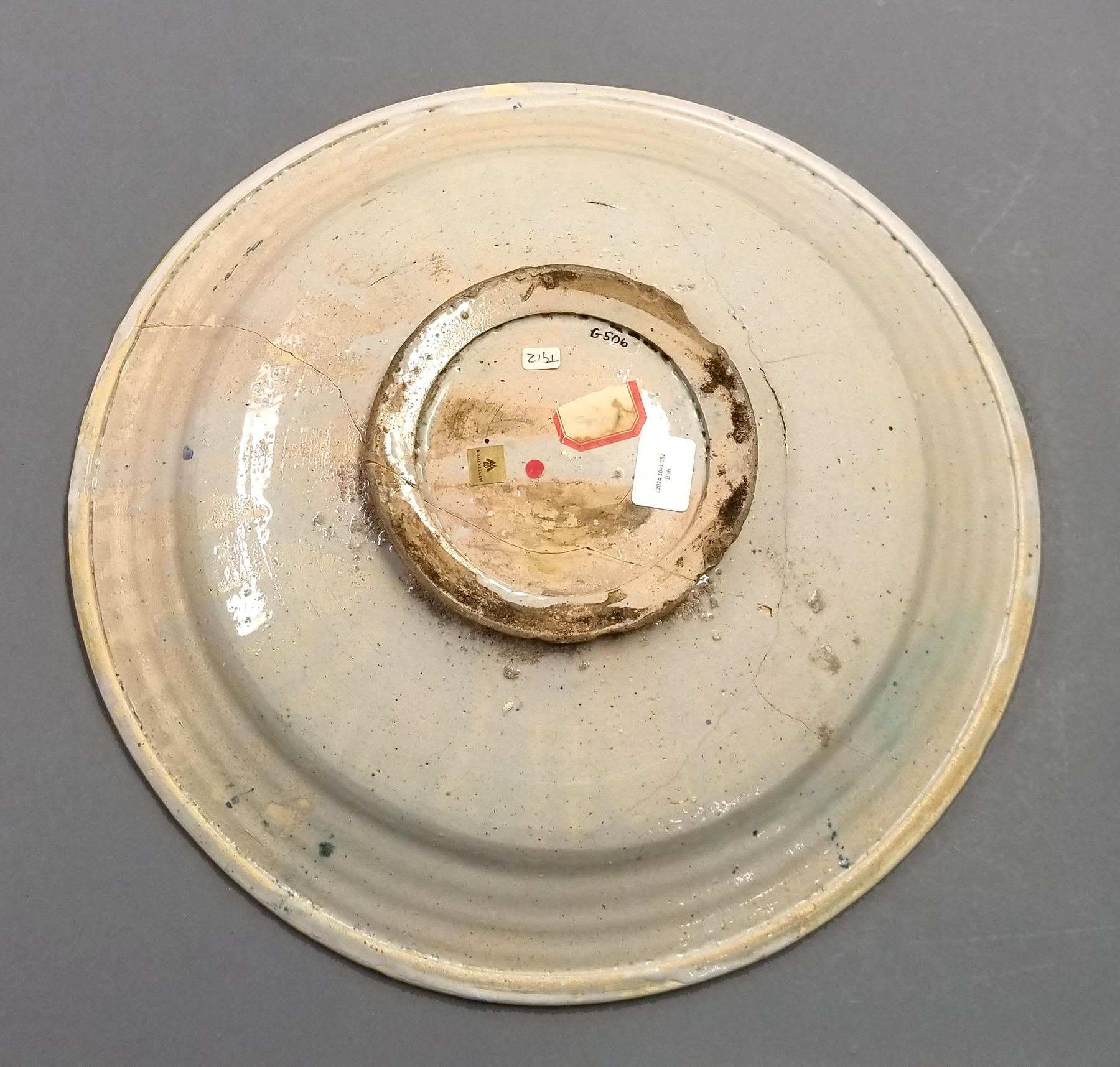 2024.0014.052 Delftware dish underside
