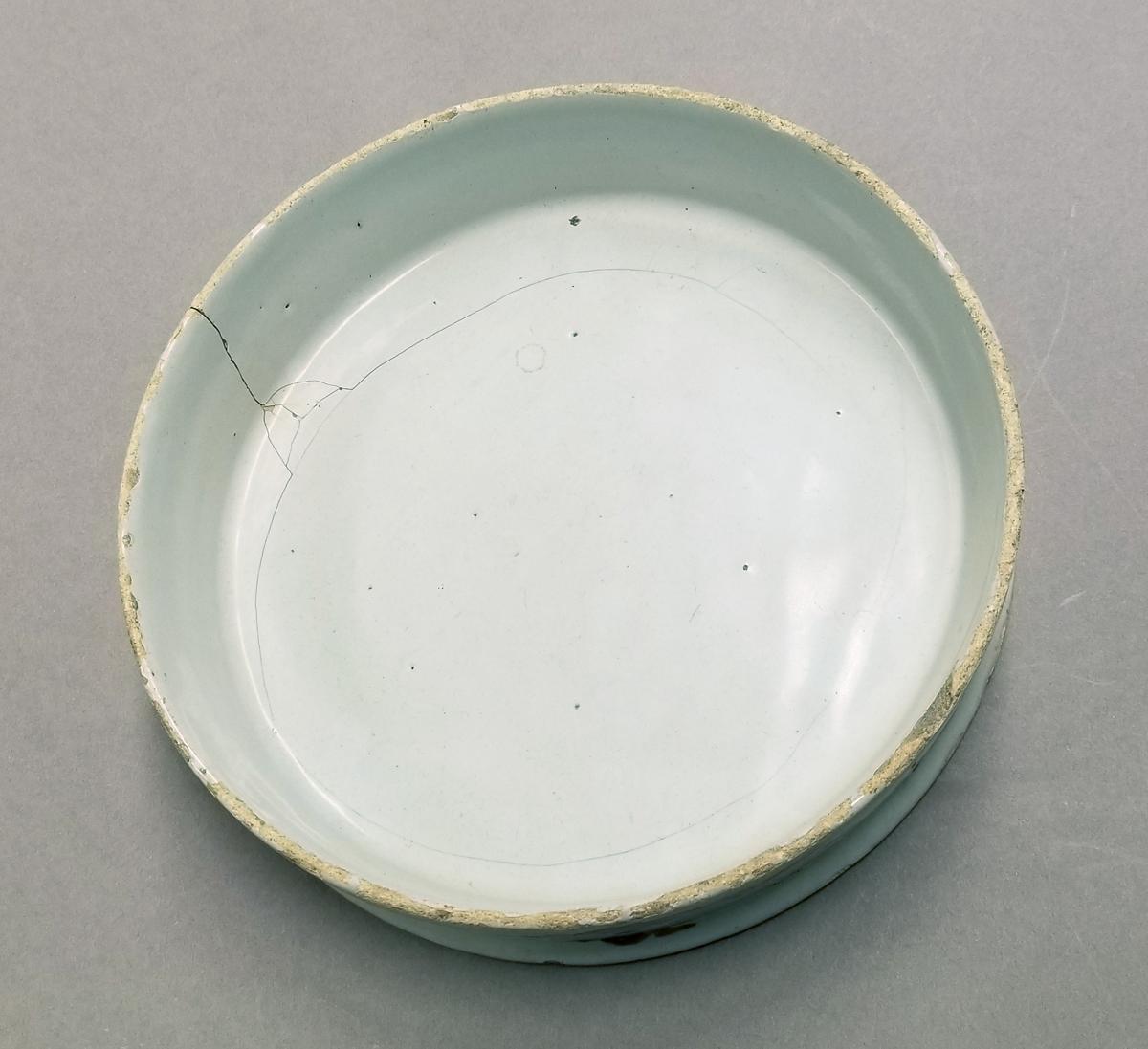 2024.0014.054 Char dish top