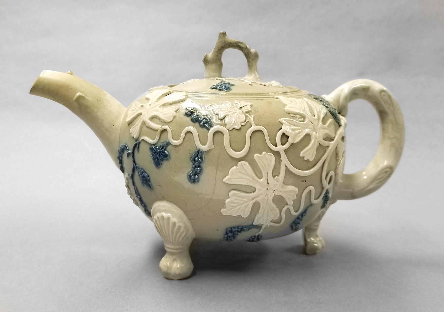 2024.0014.057 A Teapot side 1