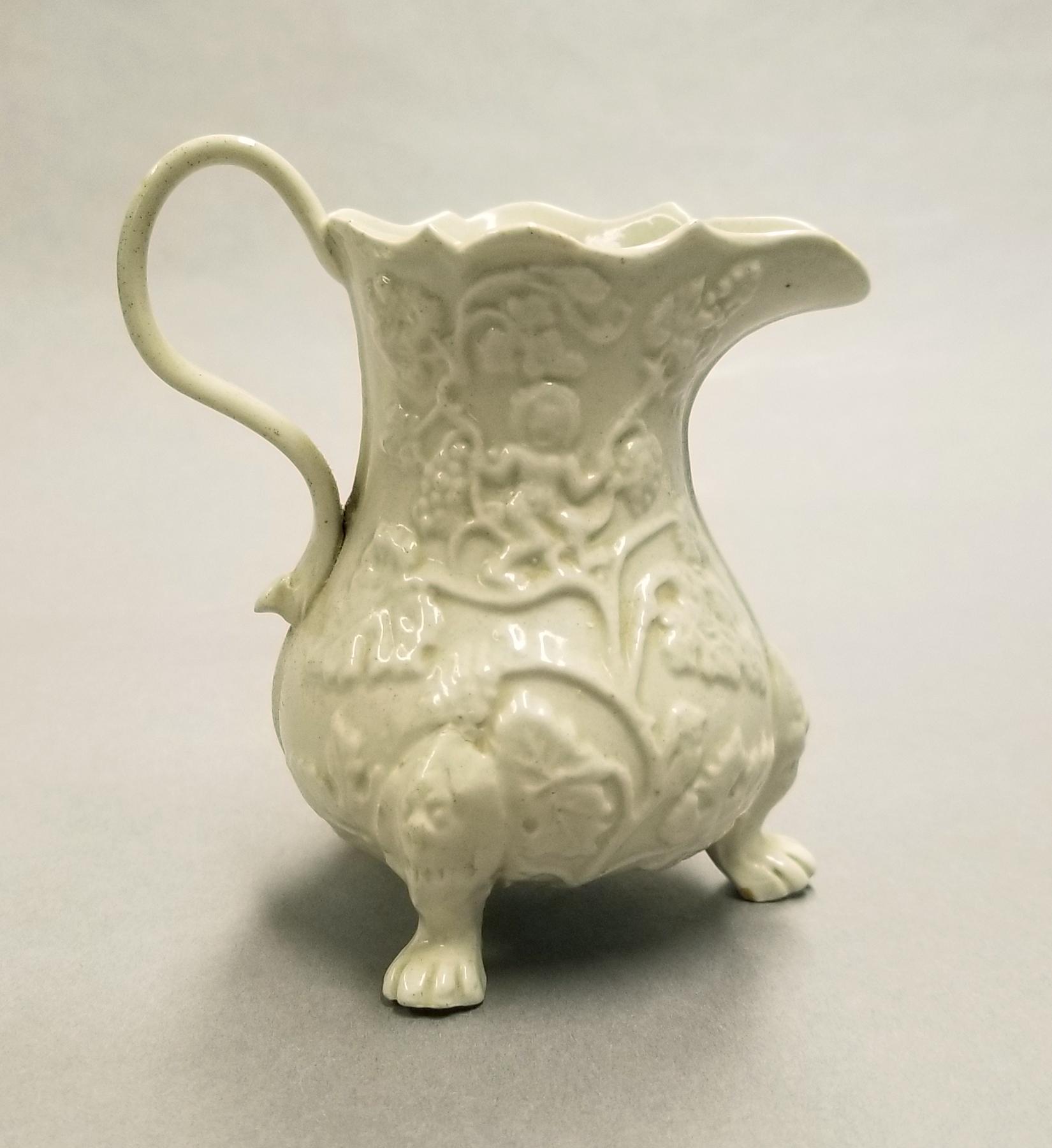 2024.0014.058 Stoneware cream jug side 3