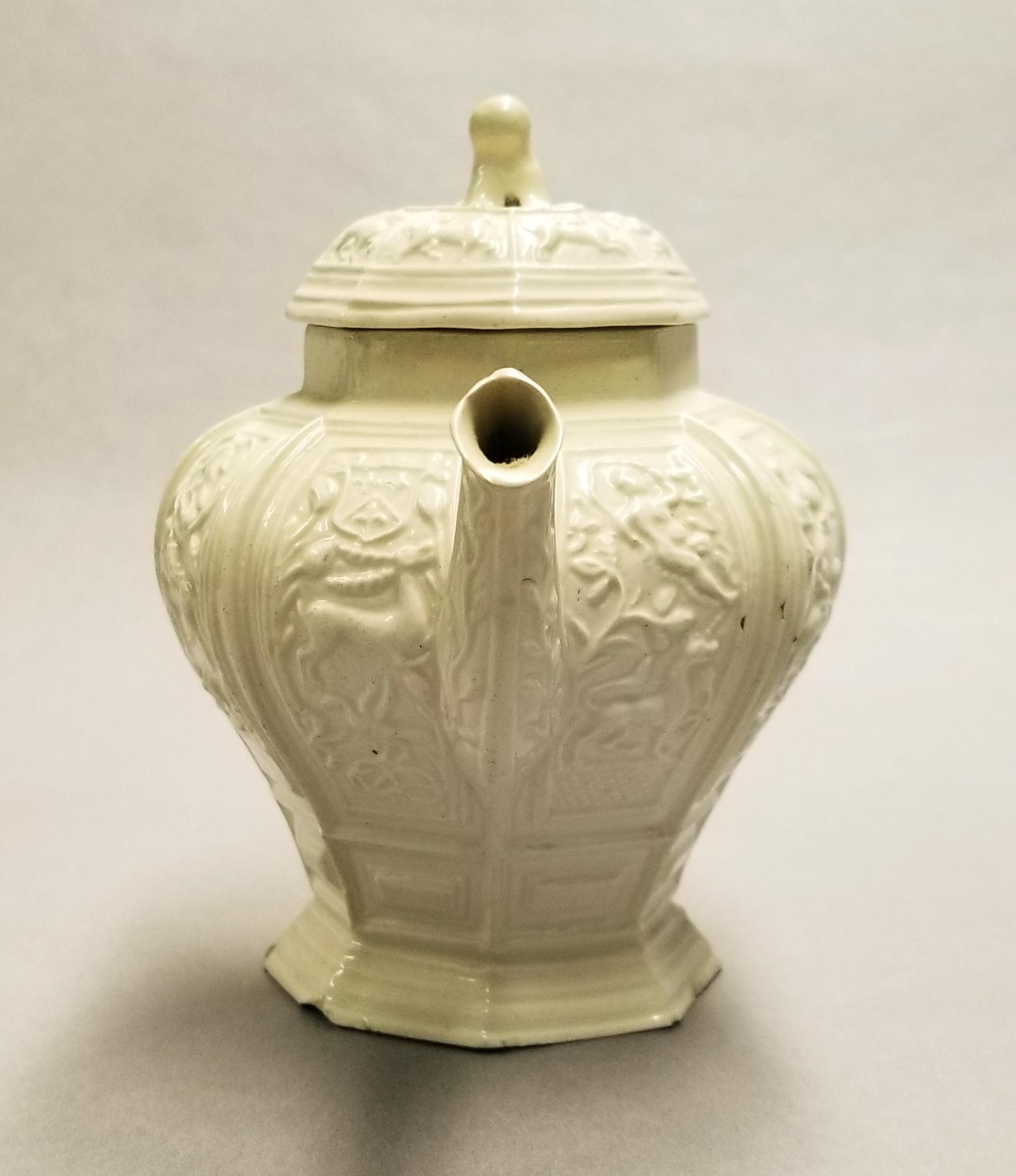 2024.0014.059 A,B Stoneware teapot side 2