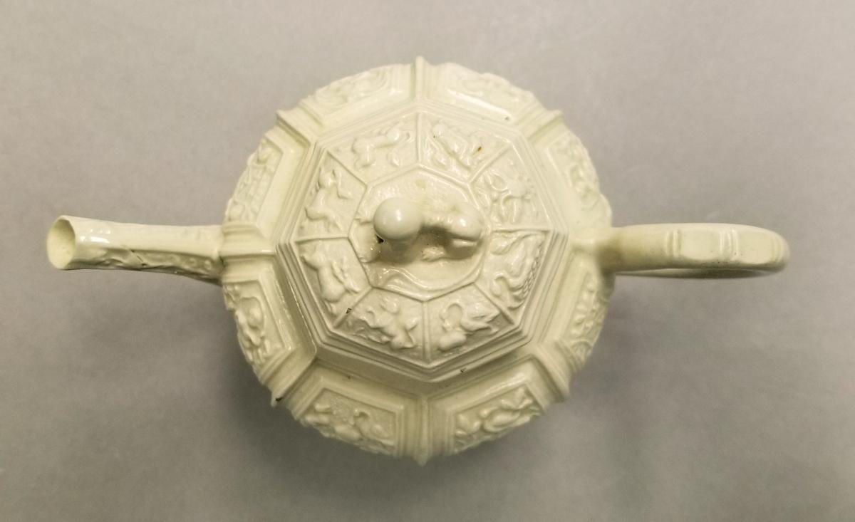 2024.0014.059 A,B Stoneware teapot top