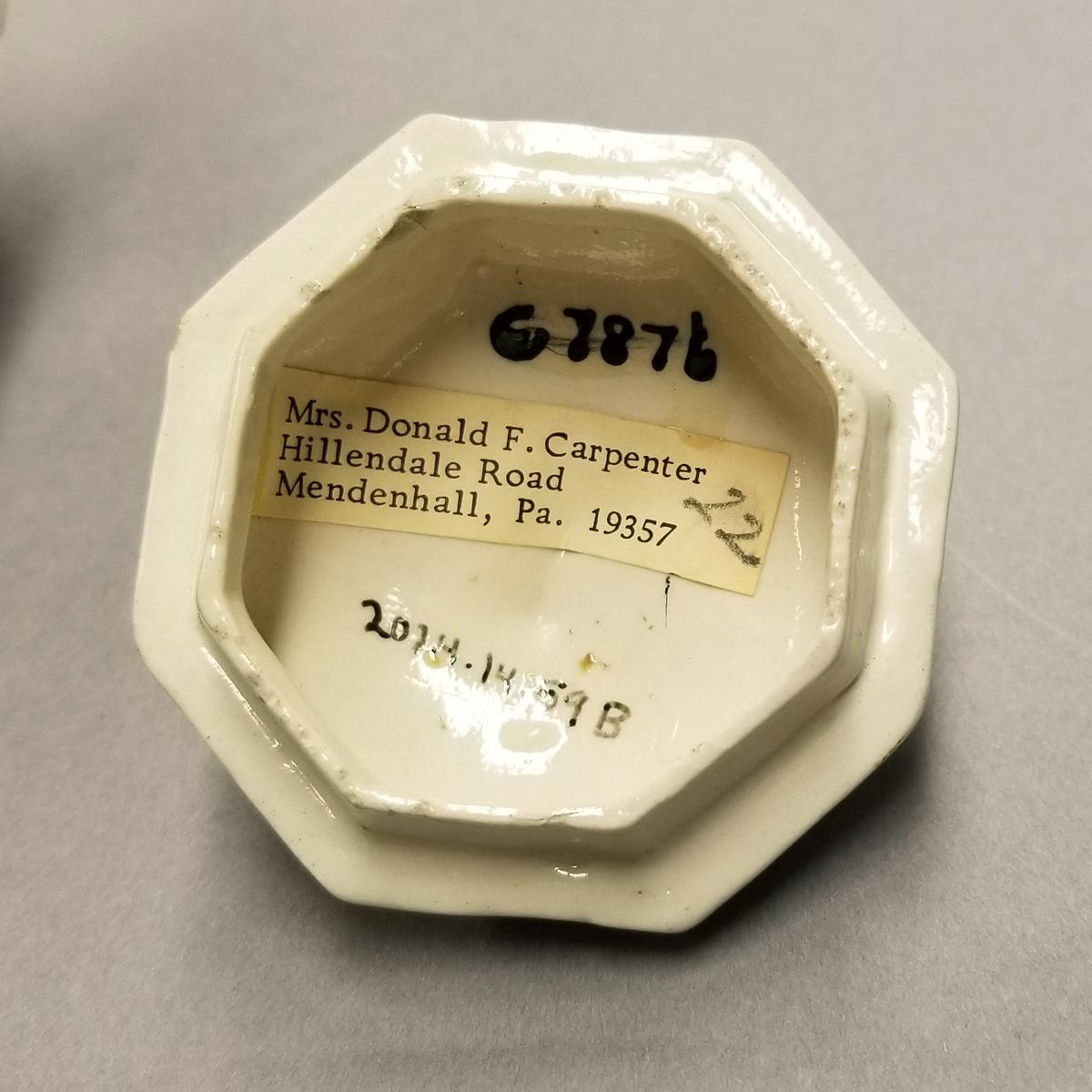 2024.0014.059 B Stoneware teapot lid bottom