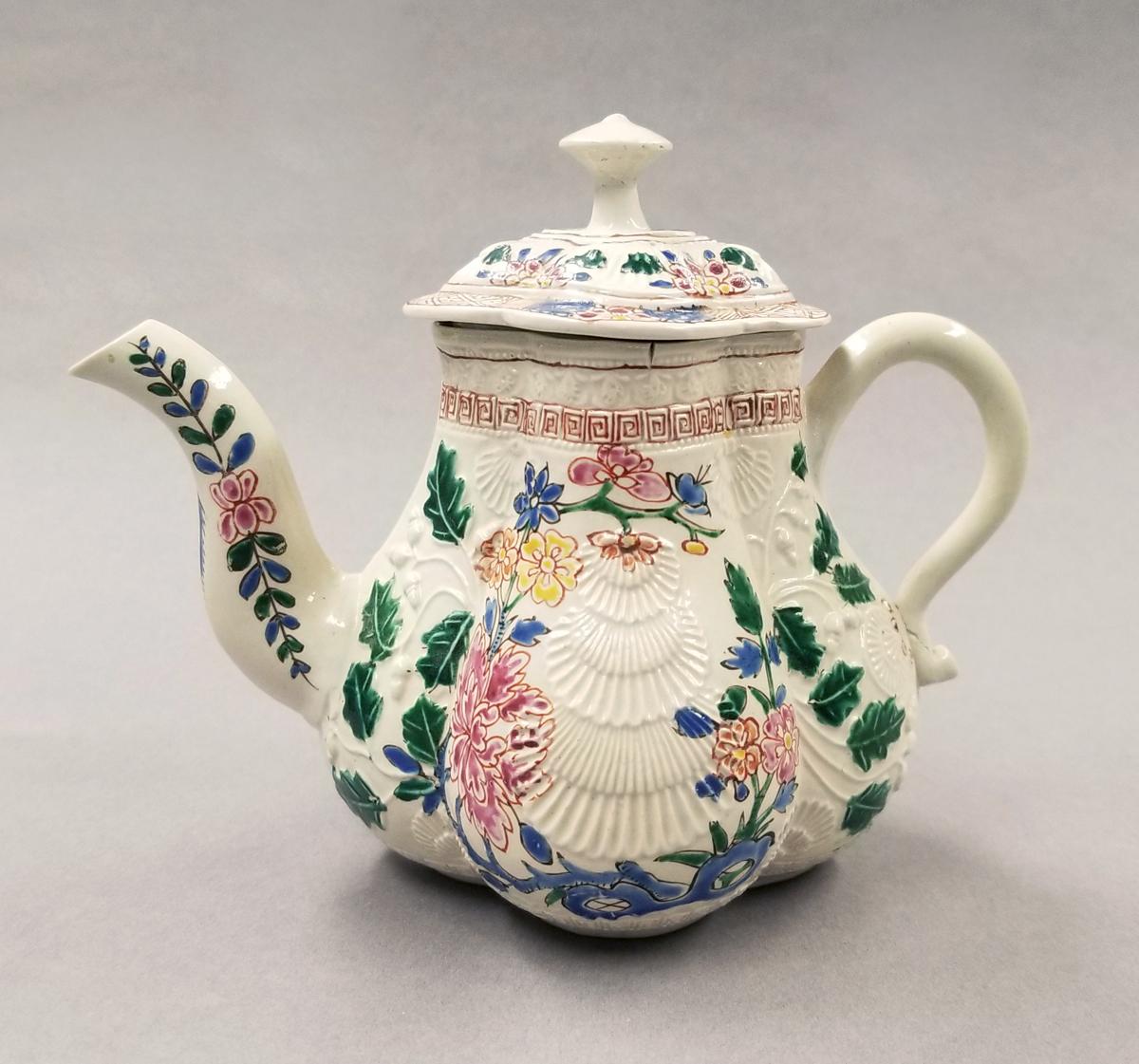 2024.0014.061 A,B Teapot side 1