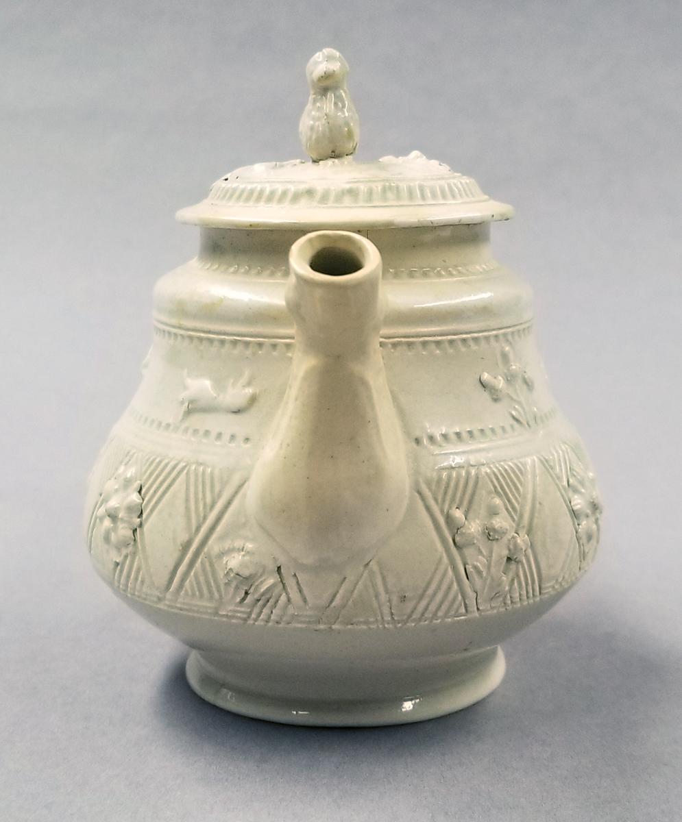 2024.0014.062 A,B Teapot side 2