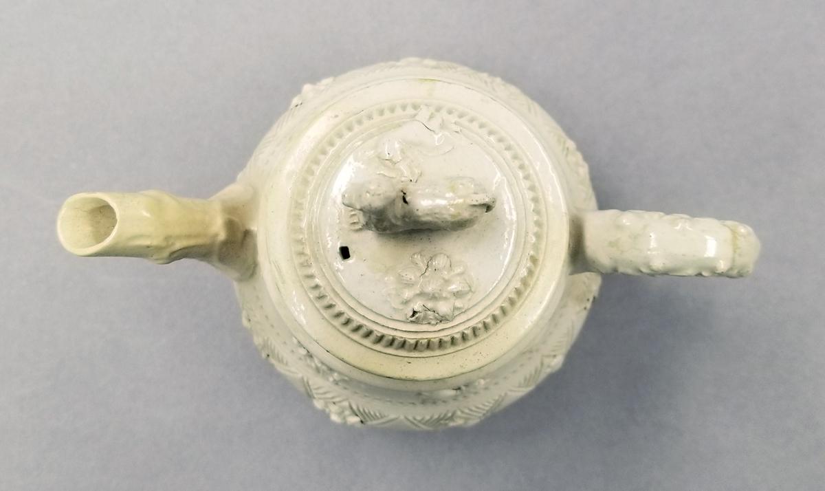 2024.0014.062 A,B Teapot top view