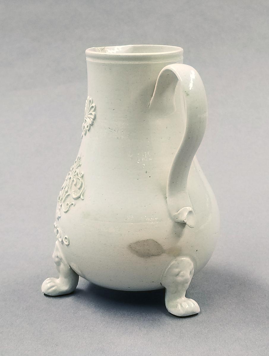 2024.0014.064 Cream jug side 4