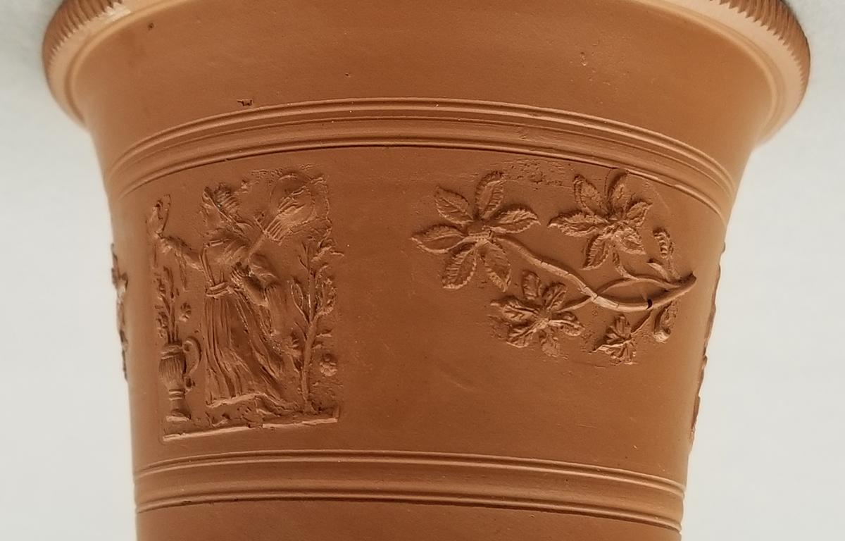 2024.0014.068 Flowerpot side 1 detail