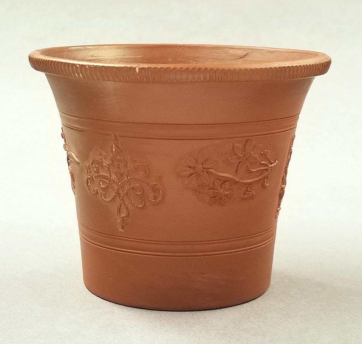 2024.0014.068 Flowerpot side 2
