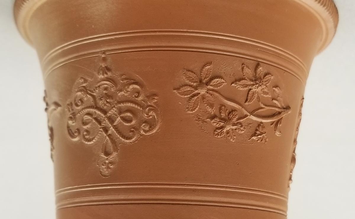 2024.0014.068 Flowerpot side 2 detail